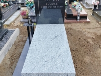 Nagrobek granitowy pojedyńczy