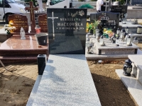 Nagrobek granitowy pojedynczy